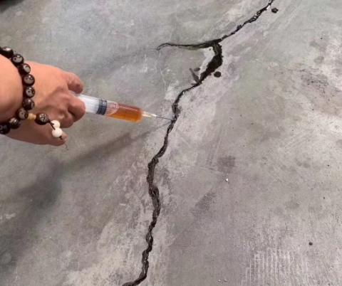 天柱混凝土裂缝修补技术详解​